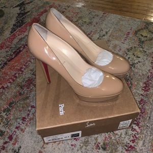 Christian Louboutin nude patent size 40.5